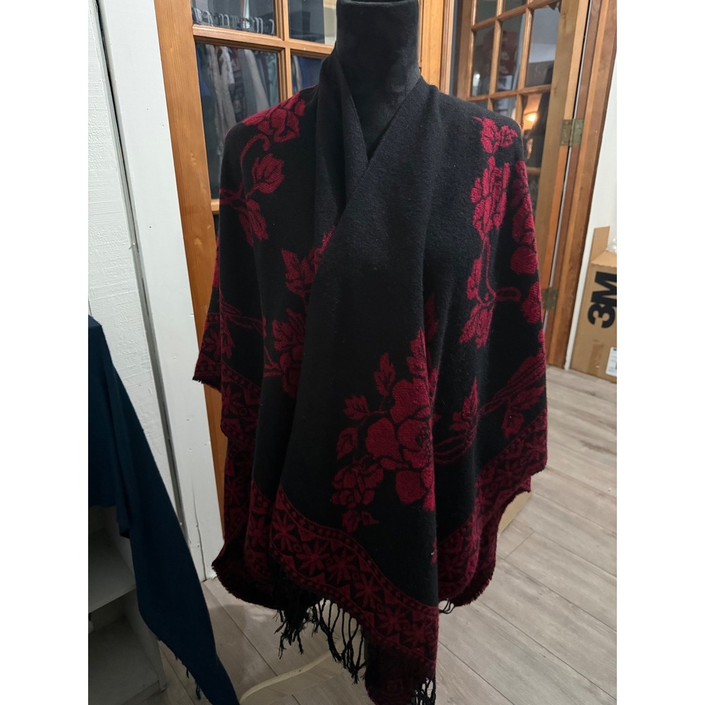 Cejon Womens Black Red Floral Rose Knit Fringed Wrap Poncho Shawl OSFA